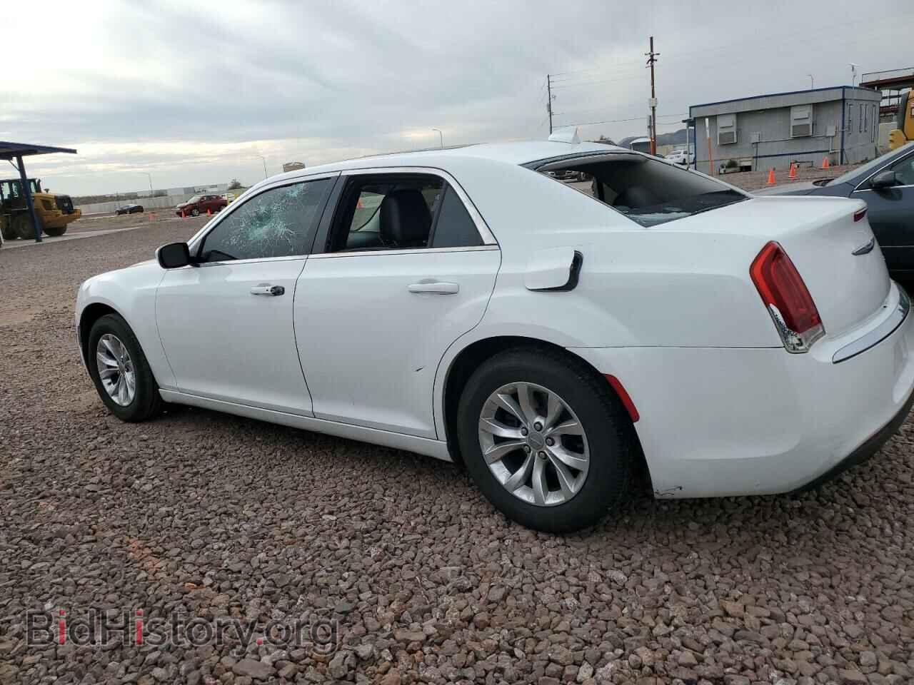 2015 CHRYSLER 300 - VIN: 2C3CCAAG4FH930742 - Фото 2