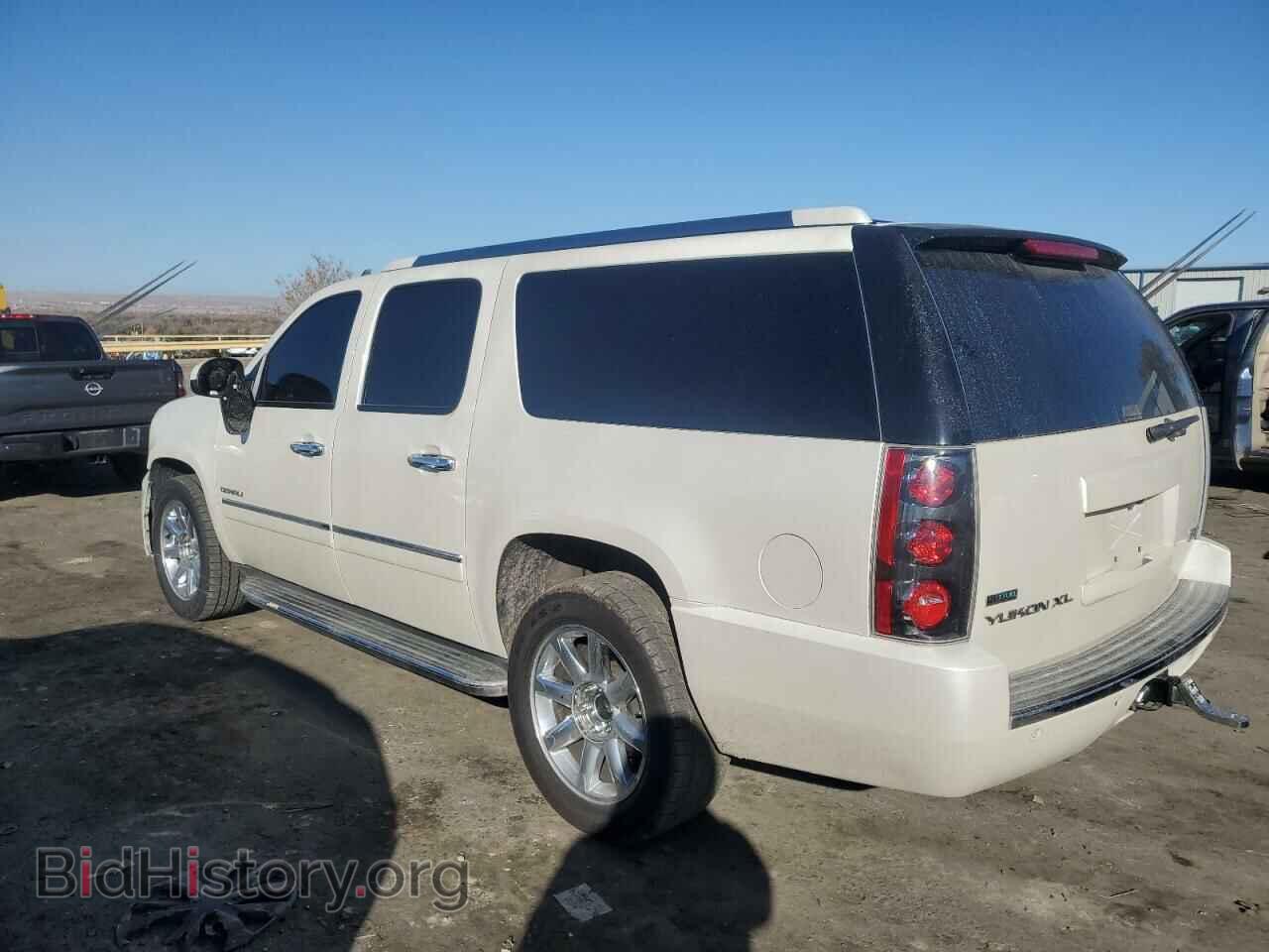 2011 GMC YUKON - VIN: 1GKS2MEF7BR298413 - Фото 2