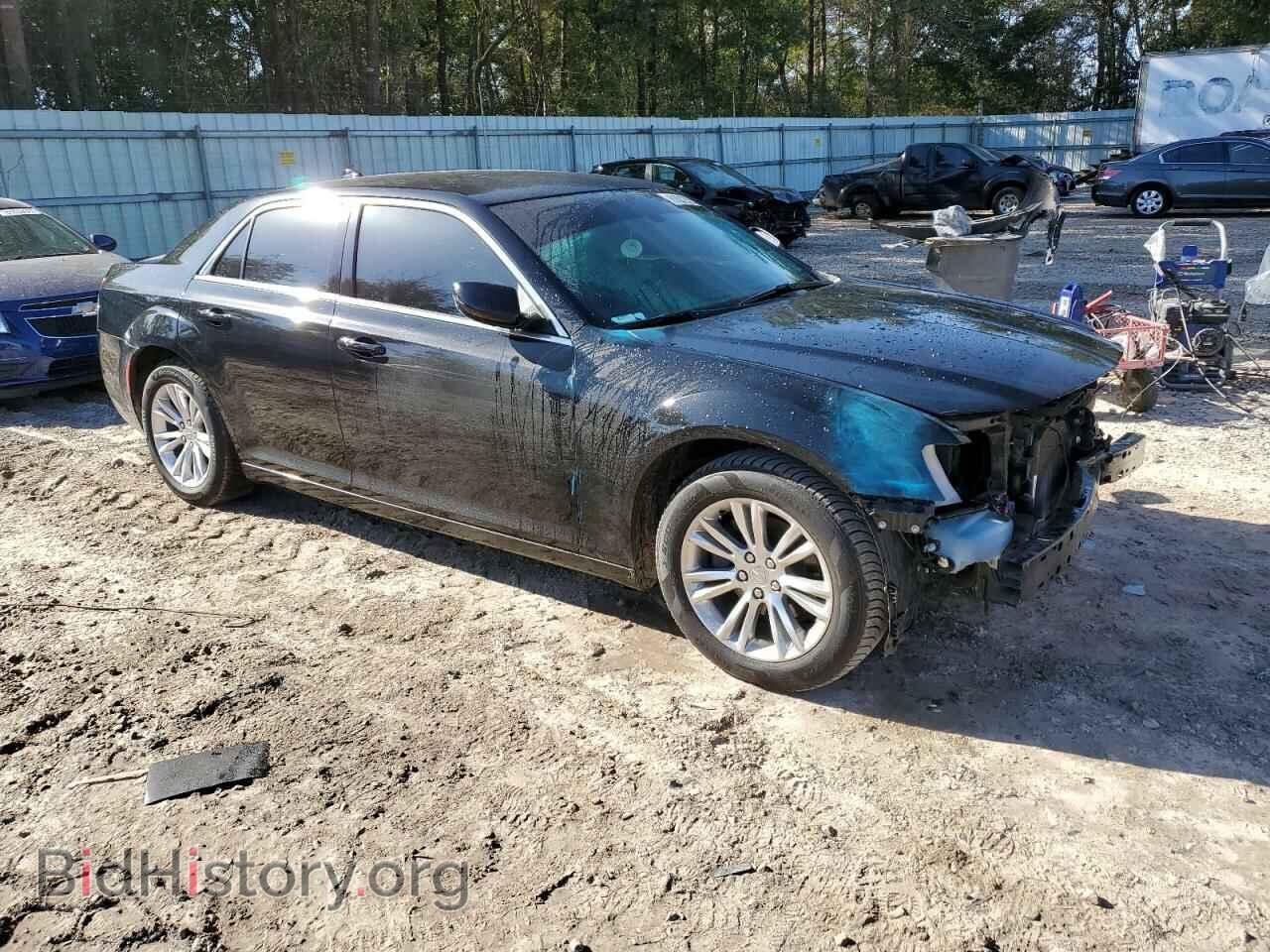 2019 CHRYSLER 300 - VIN: 2C3CCAAG4KH728896 - Фото 4