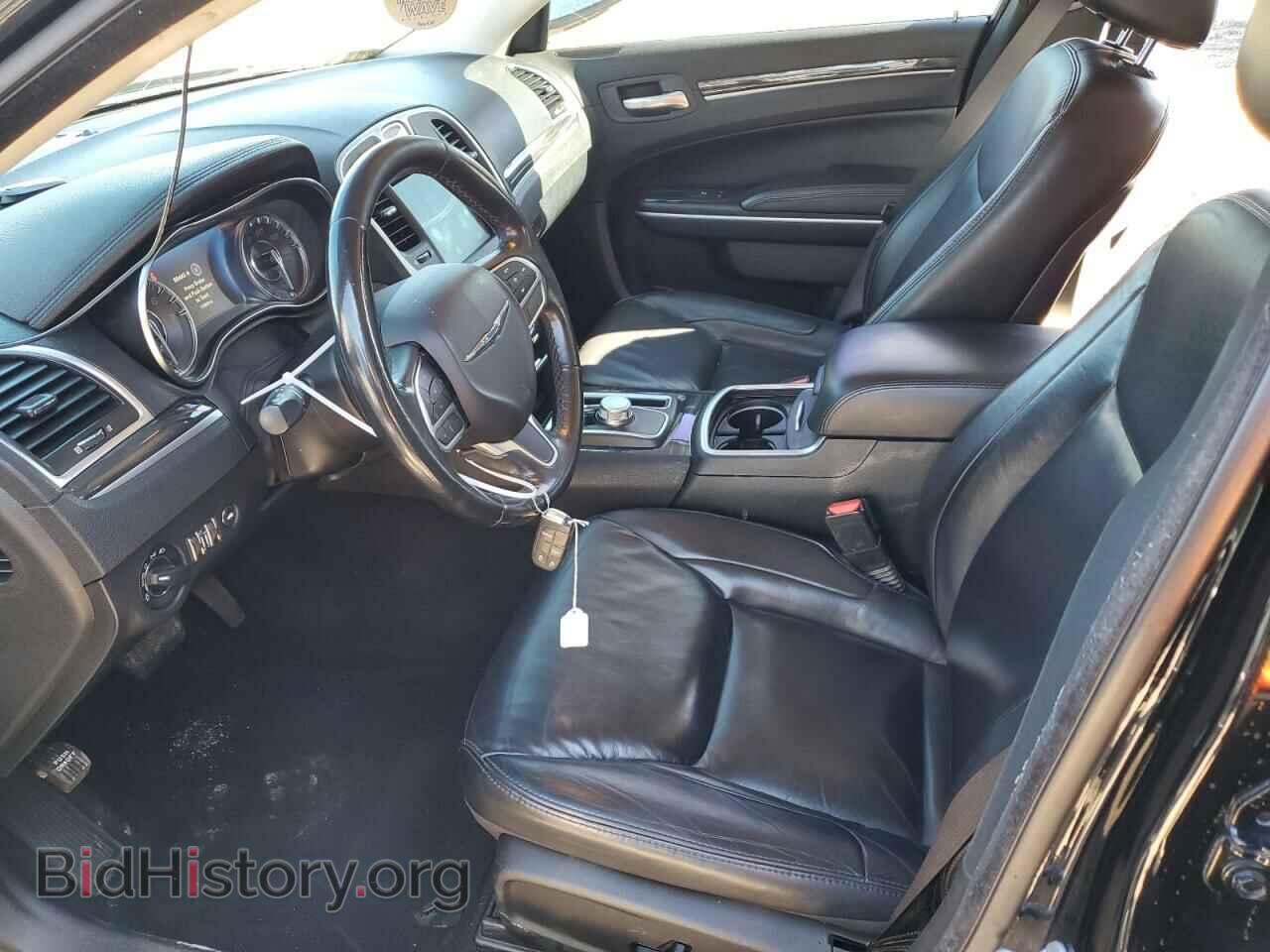 2019 CHRYSLER 300 - VIN: 2C3CCAAG4KH728896 - Фото 7