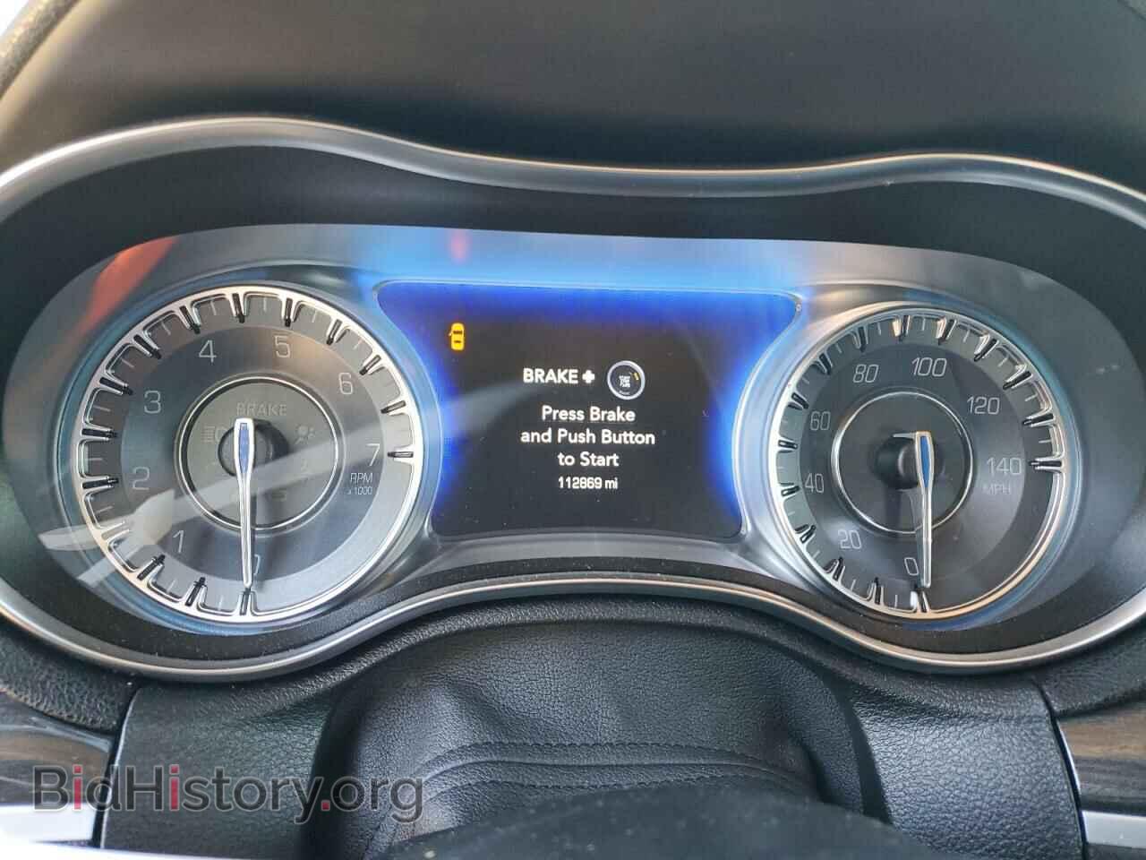2019 CHRYSLER 300 - VIN: 2C3CCAAG4KH728896 - Фото 9
