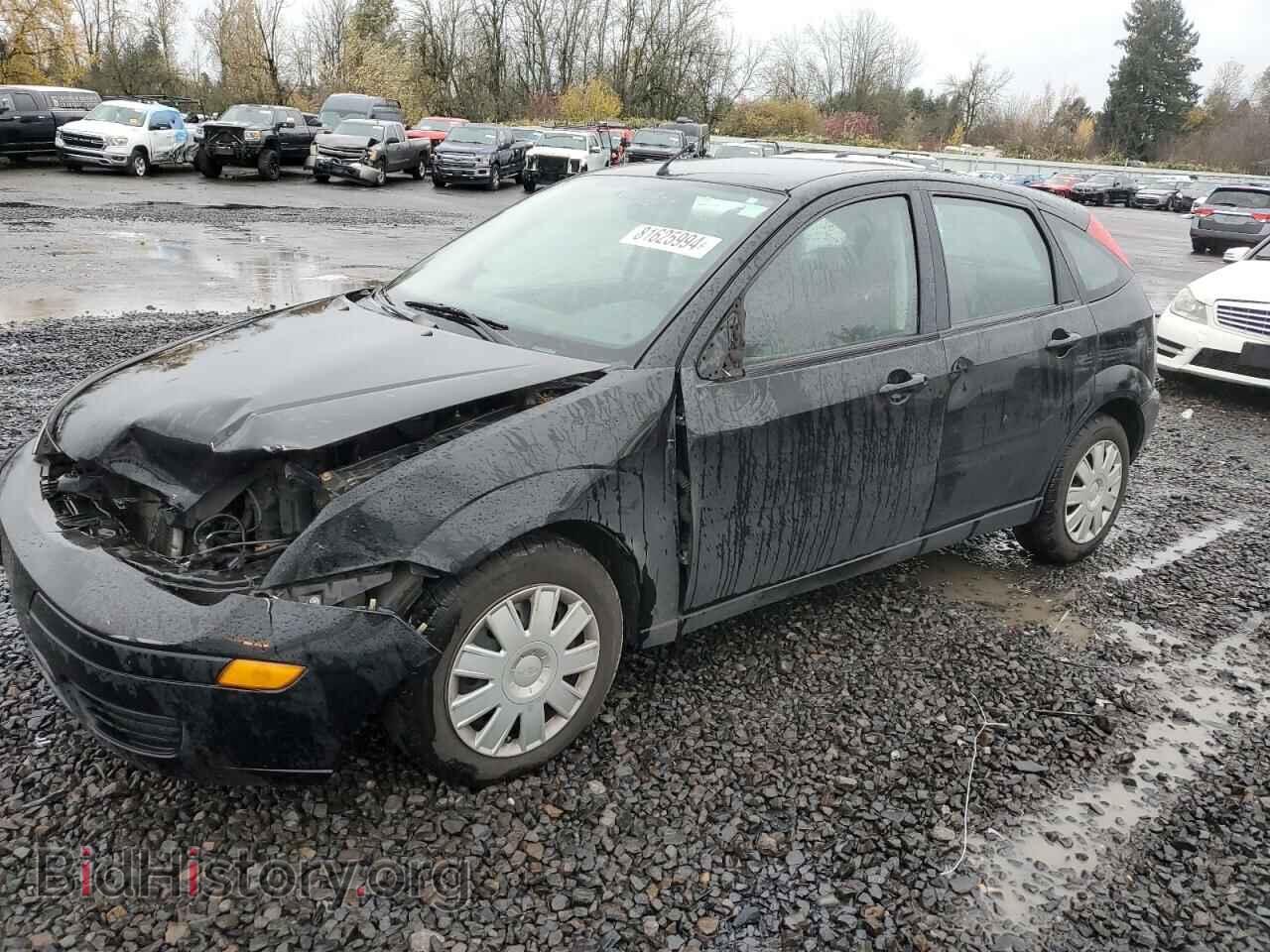 Photo 1FAFP37N56W166325 - FORD FOCUS 2006
