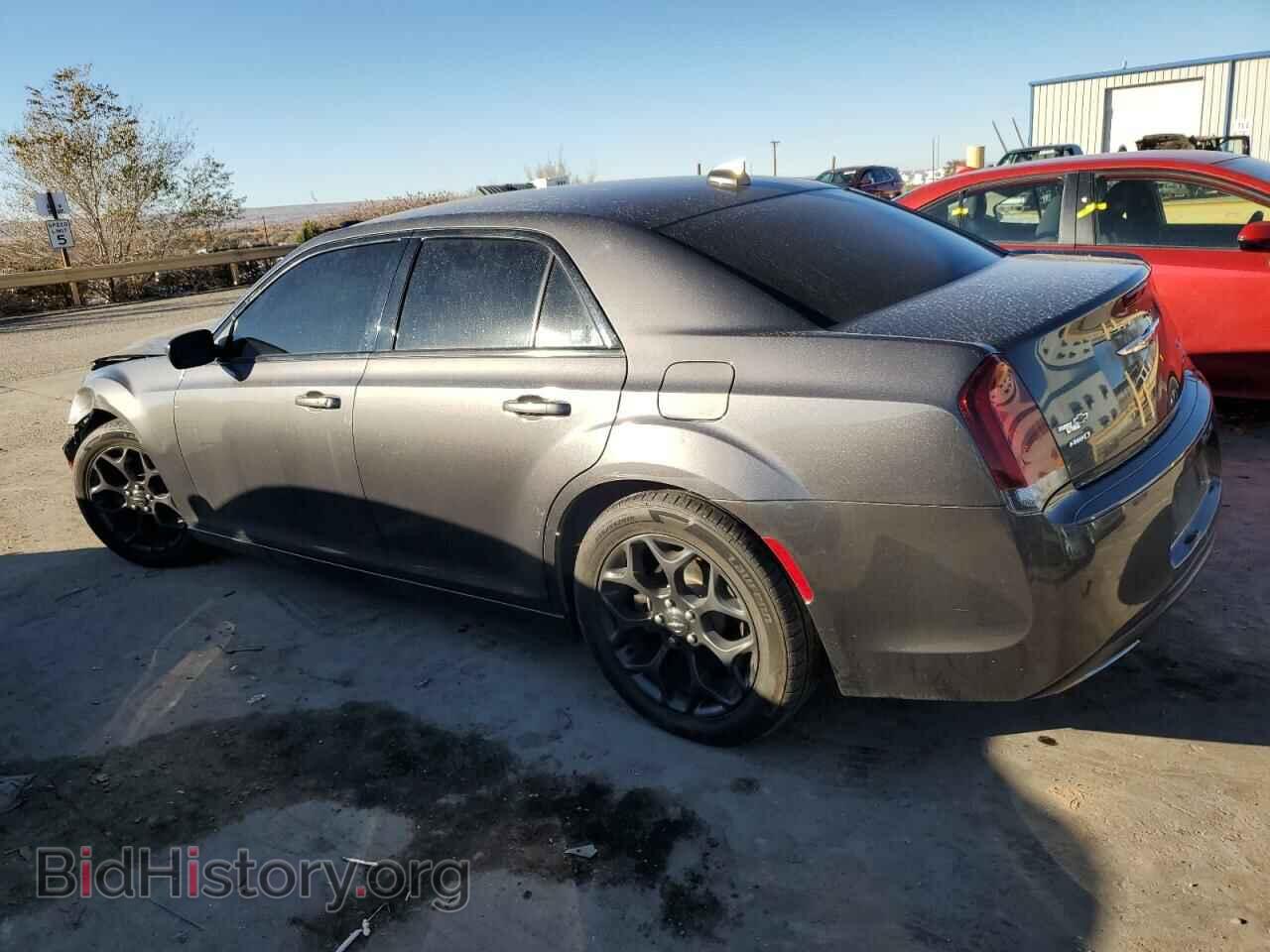 2019 CHRYSLER 300 - VIN: 2C3CCAGG8KH586267 - Фото 2