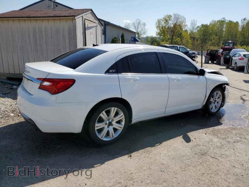 2013 Chrysler 200 (VIN 1C3CCBABXDN704929) — фото 3 из 15