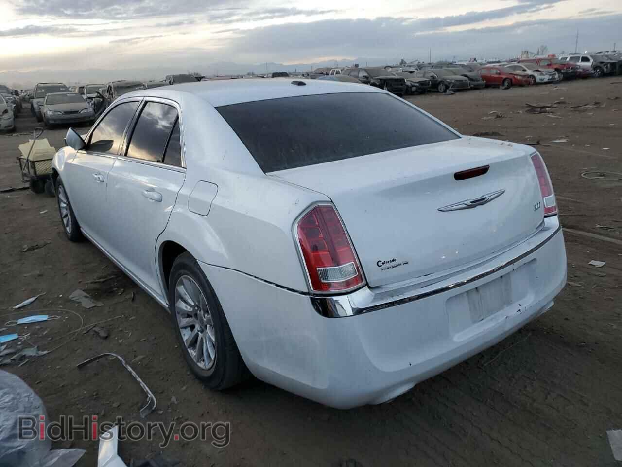 2013 CHRYSLER 300 - VIN: 2C3CCAAG8DH529000 - Фото 2
