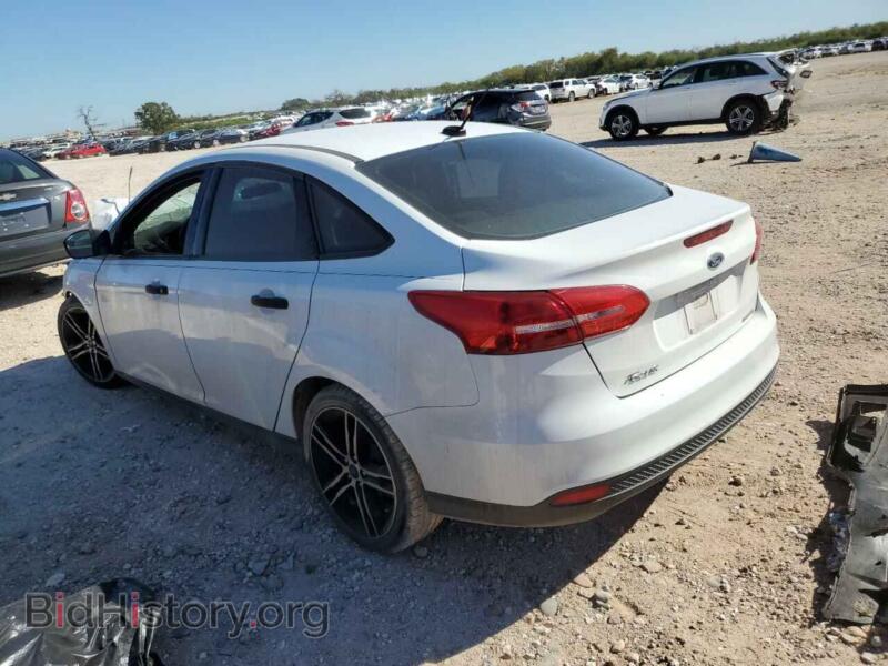 2016 Ford FOCUS (VIN 1FADP3E29GL262560) — photo 2 of 13