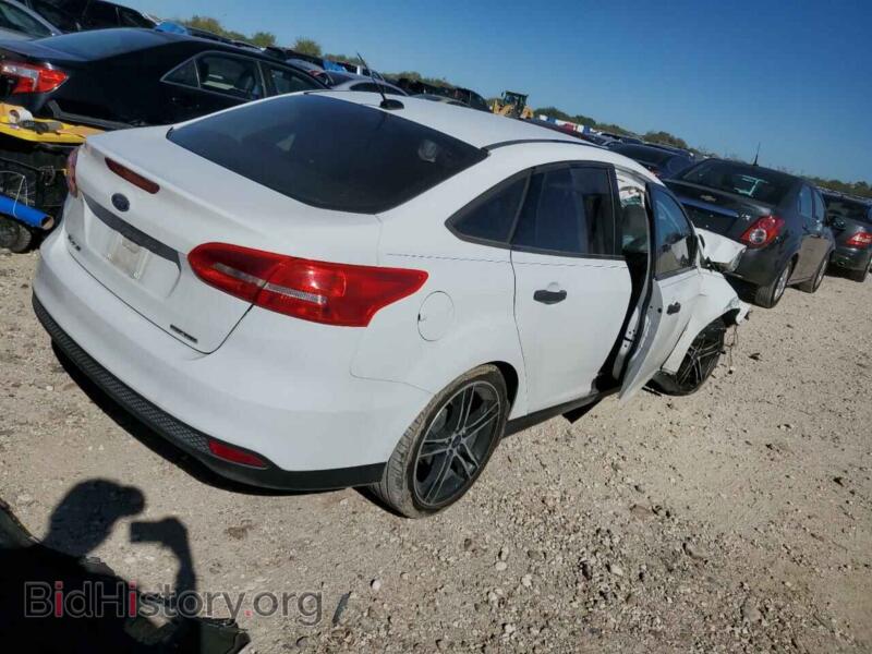 2016 Ford FOCUS (VIN 1FADP3E29GL262560) — photo 3 of 13
