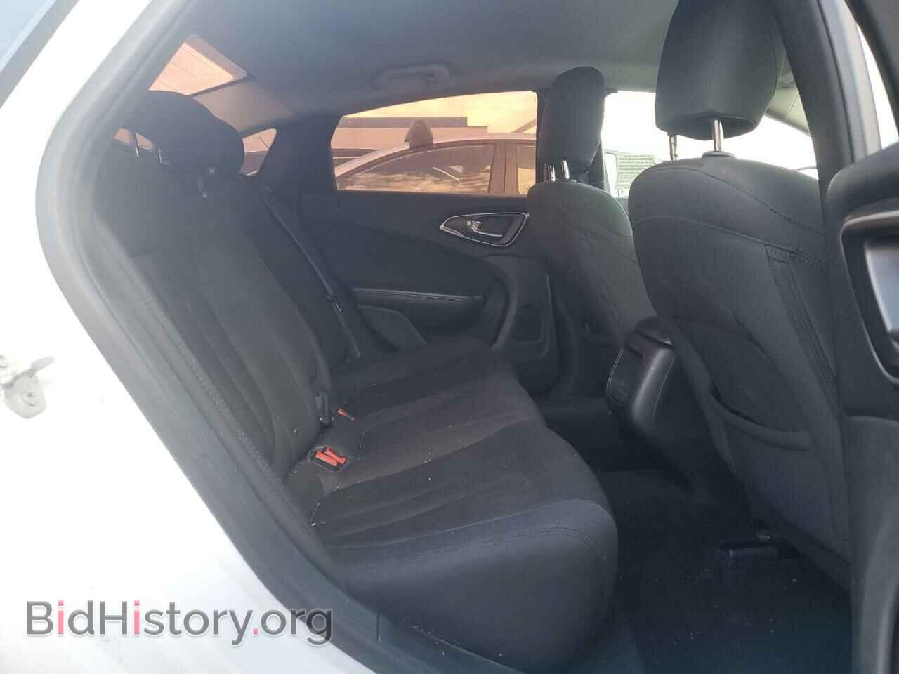2016 CHRYSLER 200 - VIN: 1C3CCCAB5GN111098 - Фото 10