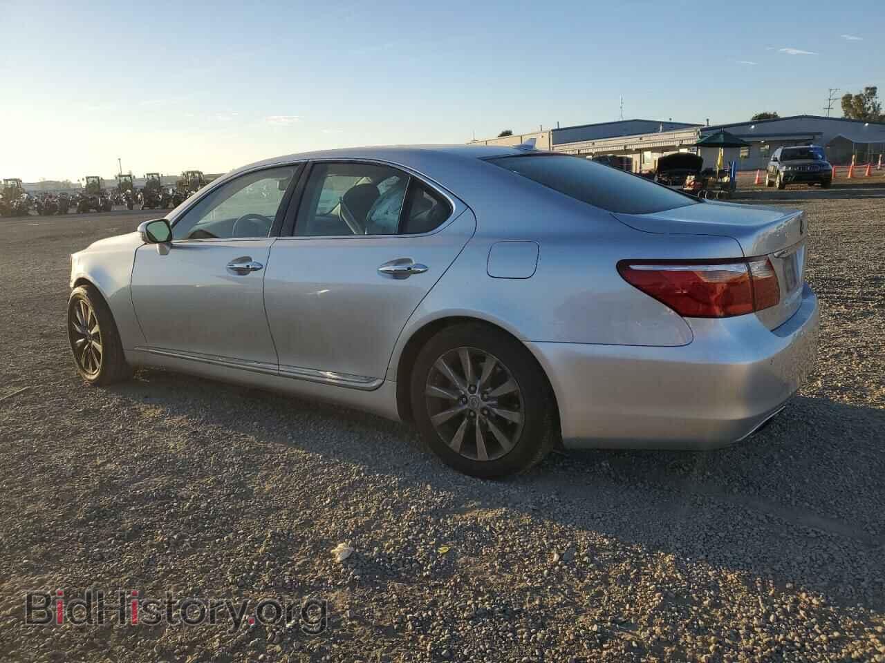 2012 LEXUS LS460 - VIN: JTHBL5EF5C5113488 - Photo 2