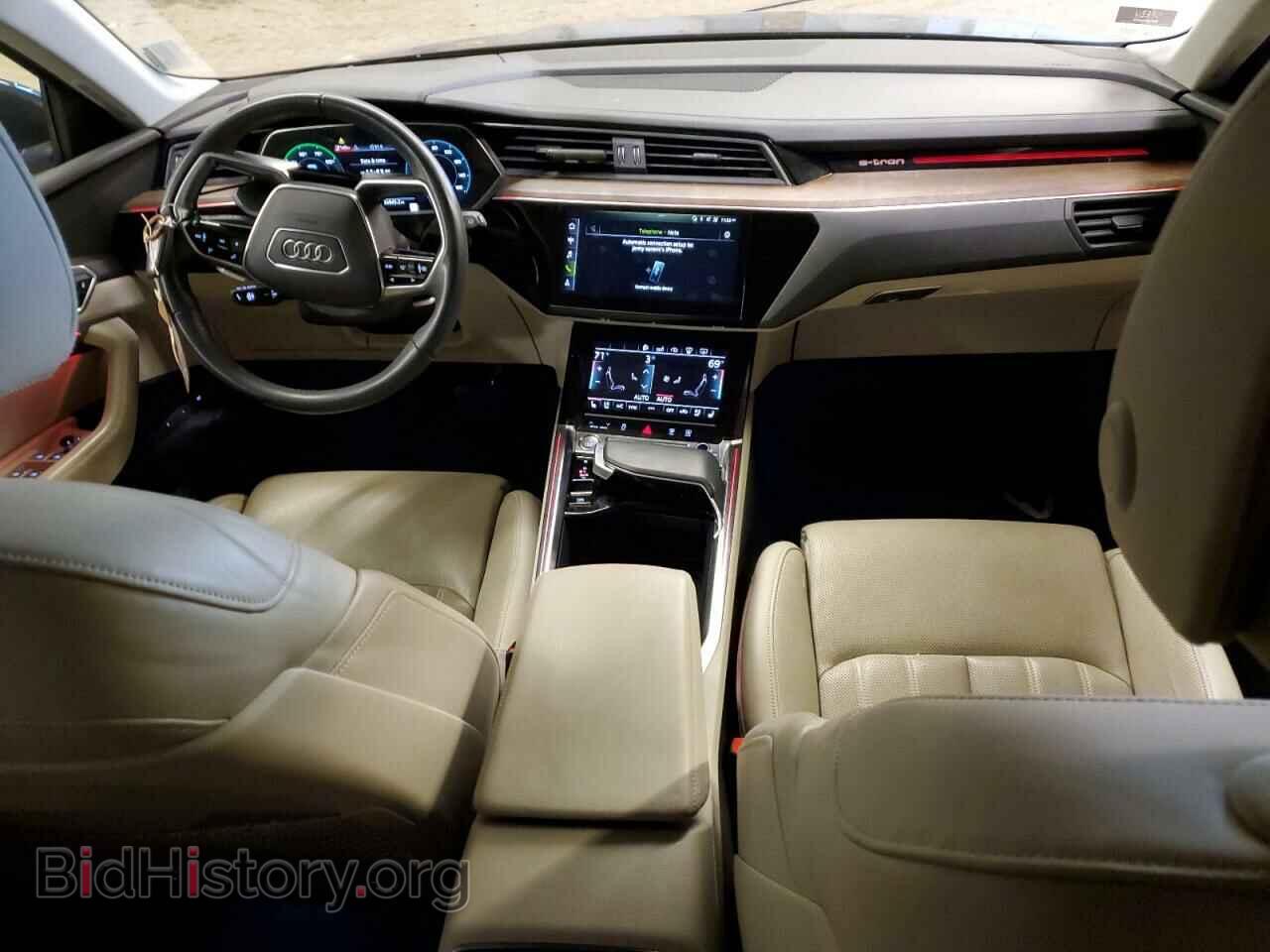 2019 AUDI E-TRON - VIN: WA1VAAGE9KB013633 - Photo 8