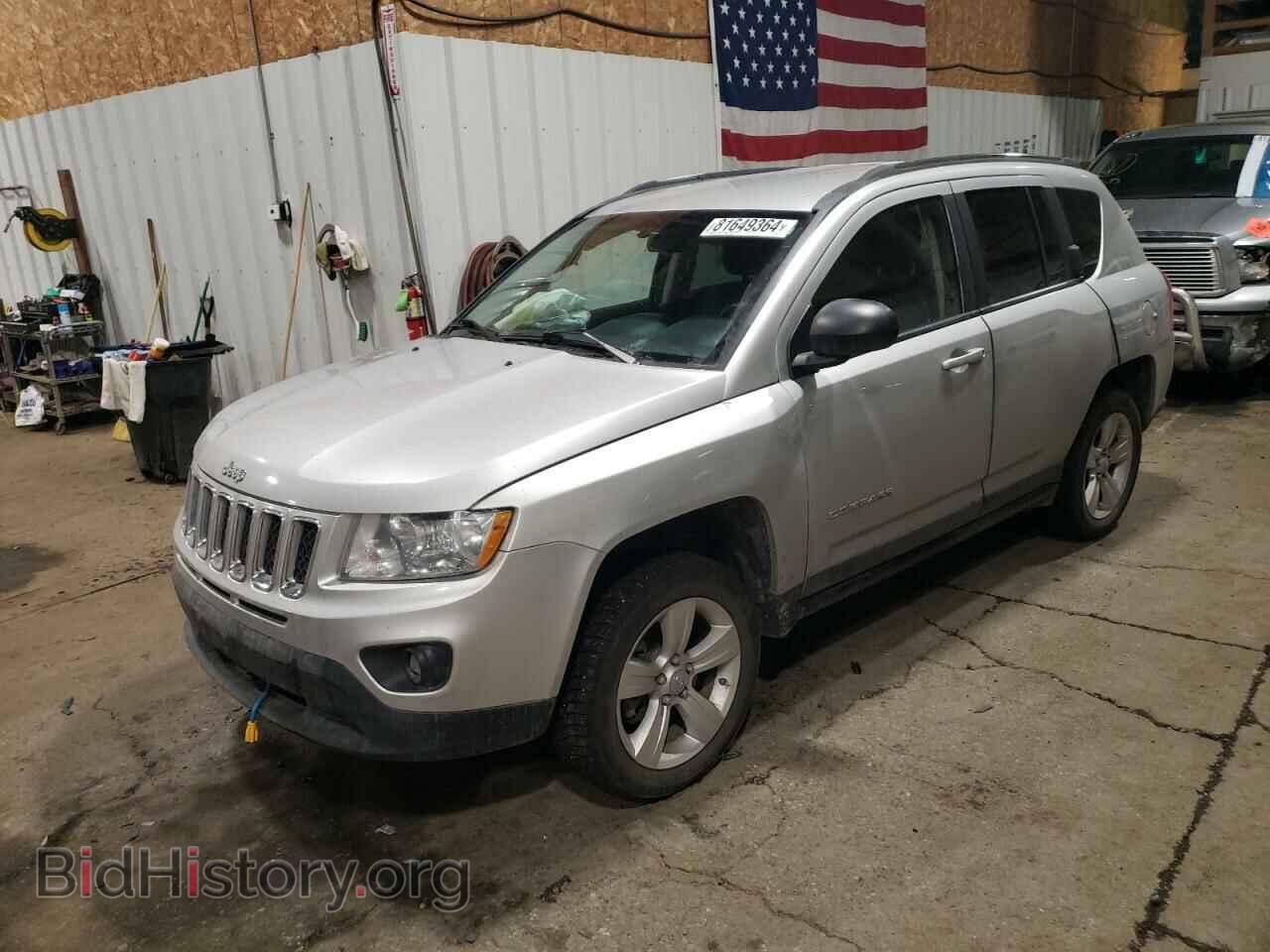 Photo 1J4NF1FB0BD258141 - JEEP COMPASS 2011