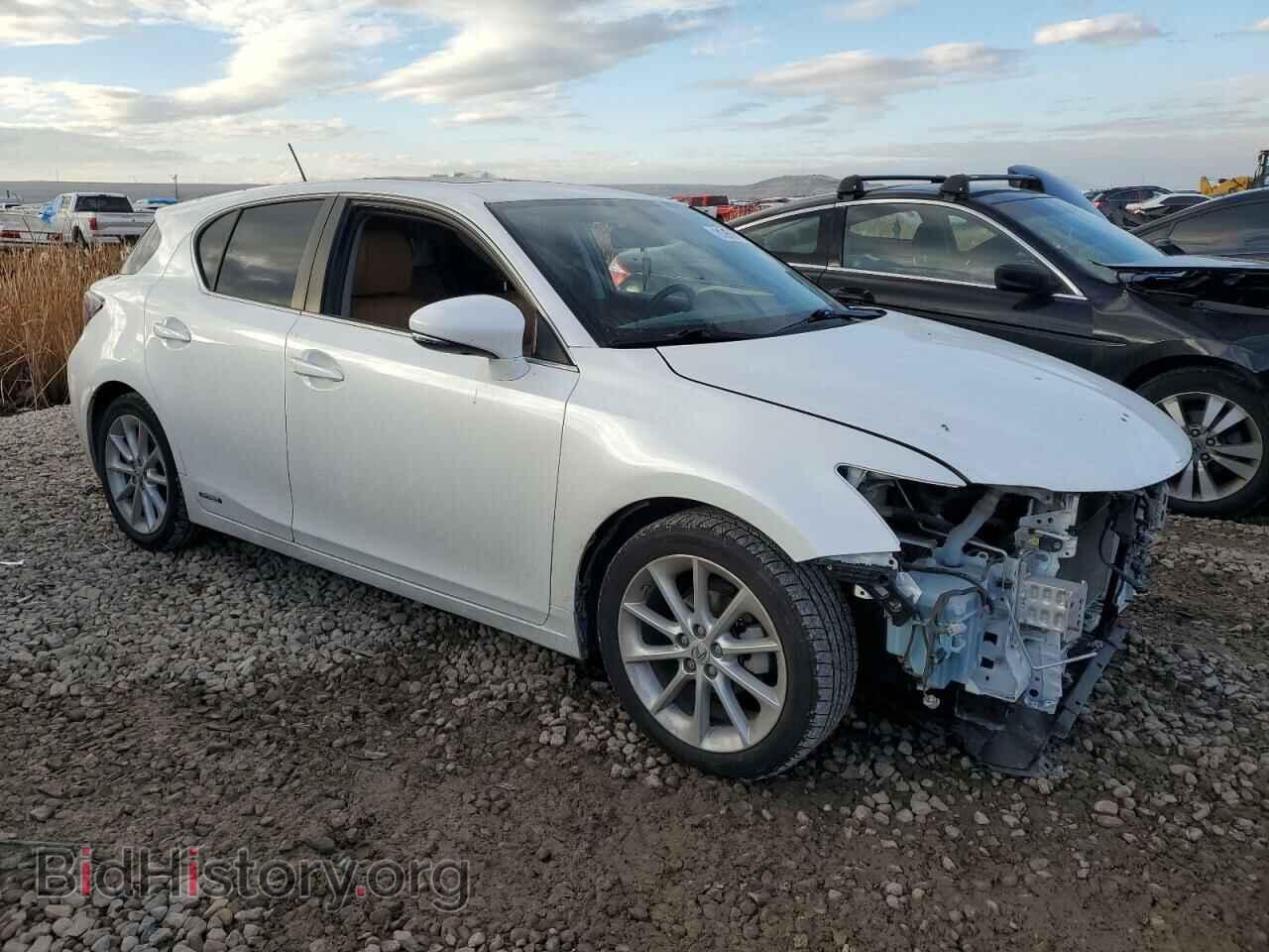 2011 LEXUS CT 200 - VIN: JTHKD5BH4B2011831 - Photo 4