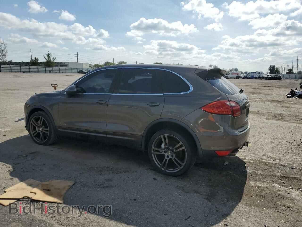 2011 PORSCHE CAYENNE - VIN: WP1AB2A22BLA52126 - Фото 2
