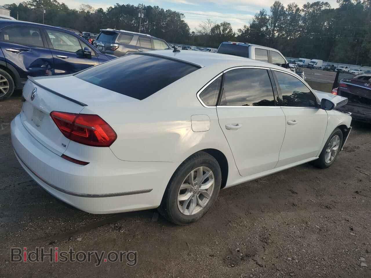 2016 VOLKSWAGEN PASSAT - VIN: 1VWAS7A36GC013406 - Фото 3