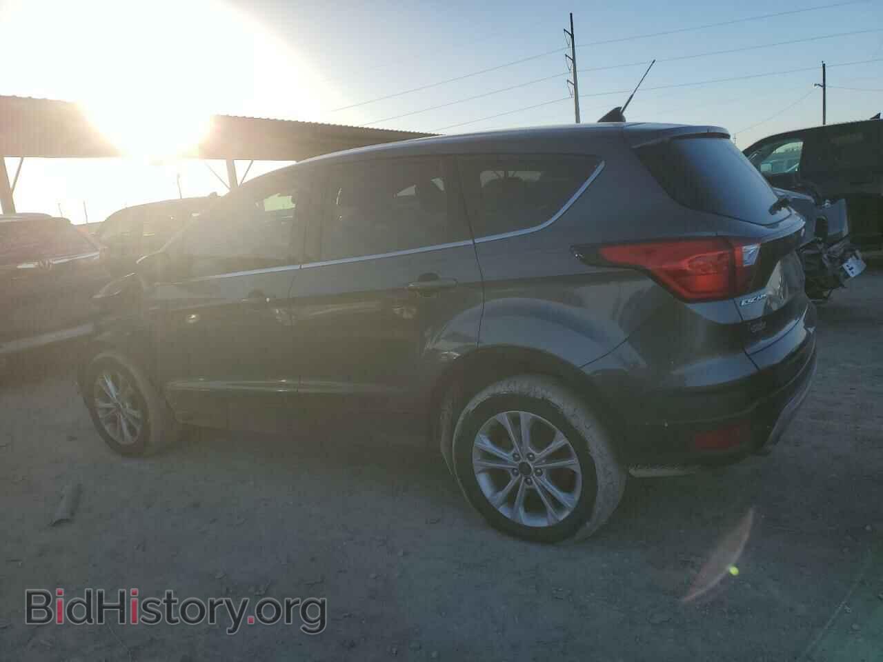 2019 FORD ESCAPE - VIN: 1FMCU0GD8KUB57812 - Фото 2