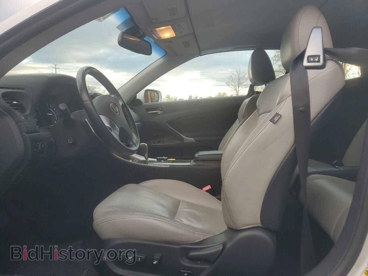 2011 LEXUS IS - VIN: JTHFF2C29B2519670 - Photo 7