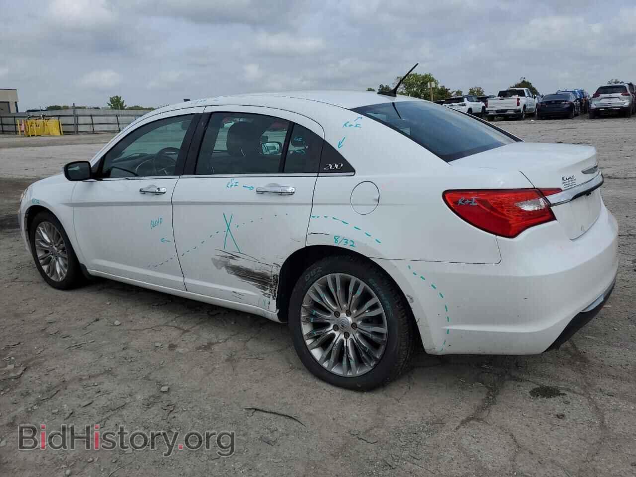 2013 CHRYSLER 200 - VIN: 1C3CCBCG7DN598237 - Фото 2