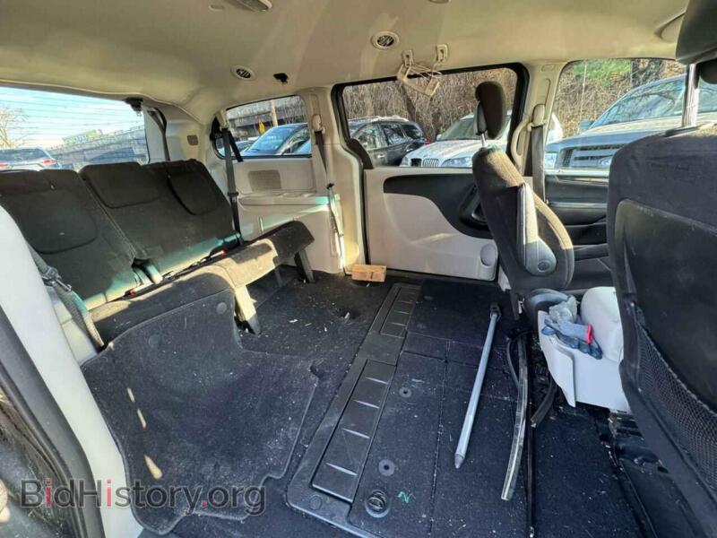2013 Dodge CARAVAN (VIN 2C4RDGCG4DR644447) — photo 6 of 10