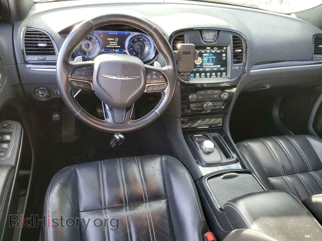 2019 CHRYSLER 300 - VIN: 2C3CCABG3KH570310 - Фото 8