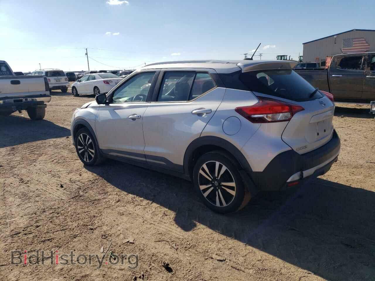 2019 NISSAN KICKS - VIN: 3N1CP5CU3KL542903 - Photo 2