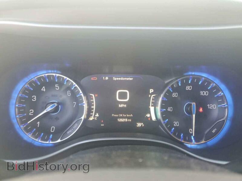 2019 Chrysler PACIFICA (VIN 2C4RC1BG0KR666153) — photo 9 of 13