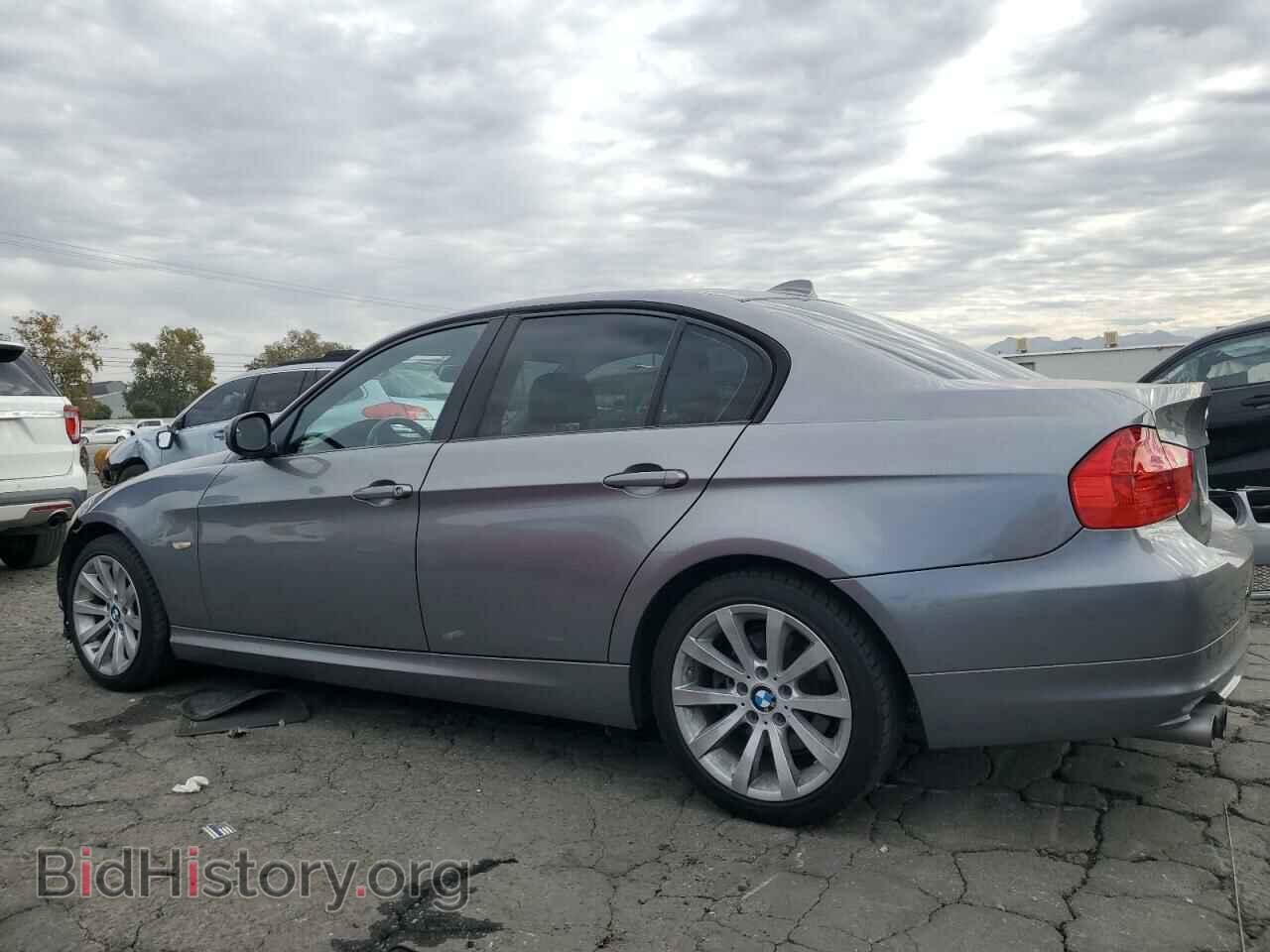 2011 BMW 3 SERIES - VIN: WBAPH5C55BA445940 - Фото 2