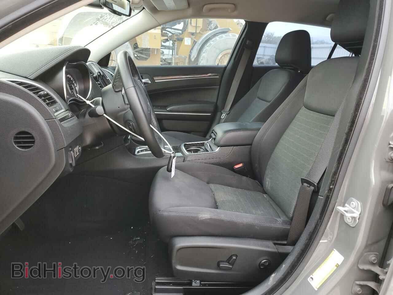 2019 CHRYSLER 300 - VIN: 2C3CCAAG6KH663887 - Фото 7