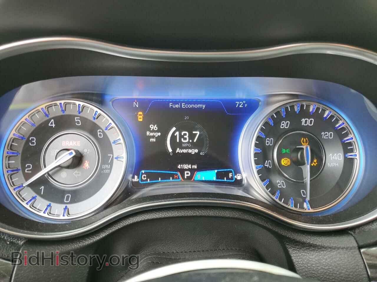 2019 CHRYSLER 300 - VIN: 2C3CCAAG6KH663887 - Фото 9
