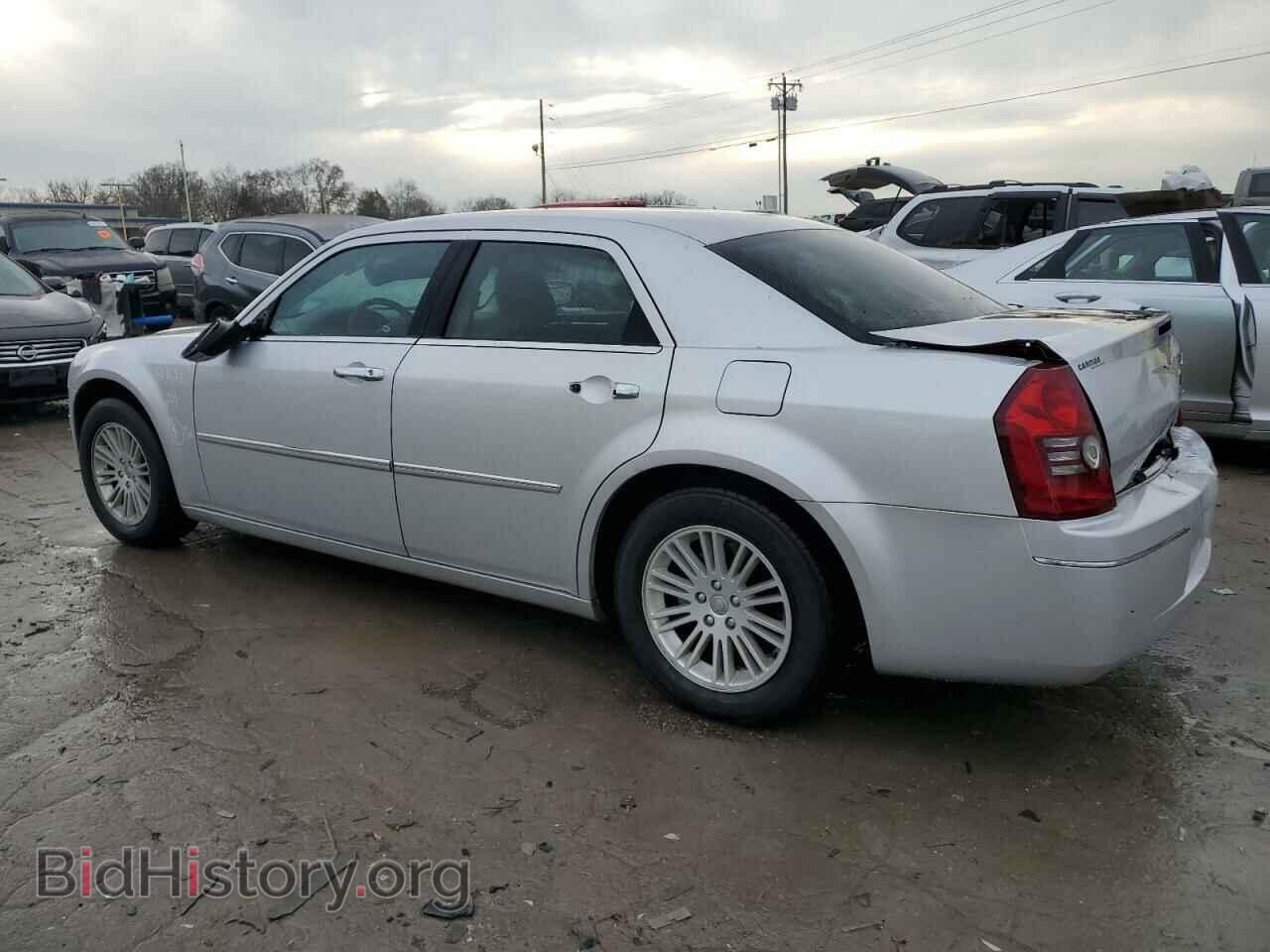 2010 CHRYSLER 300 - VIN: 2C3CA4CD5AH206058 - Фото 2
