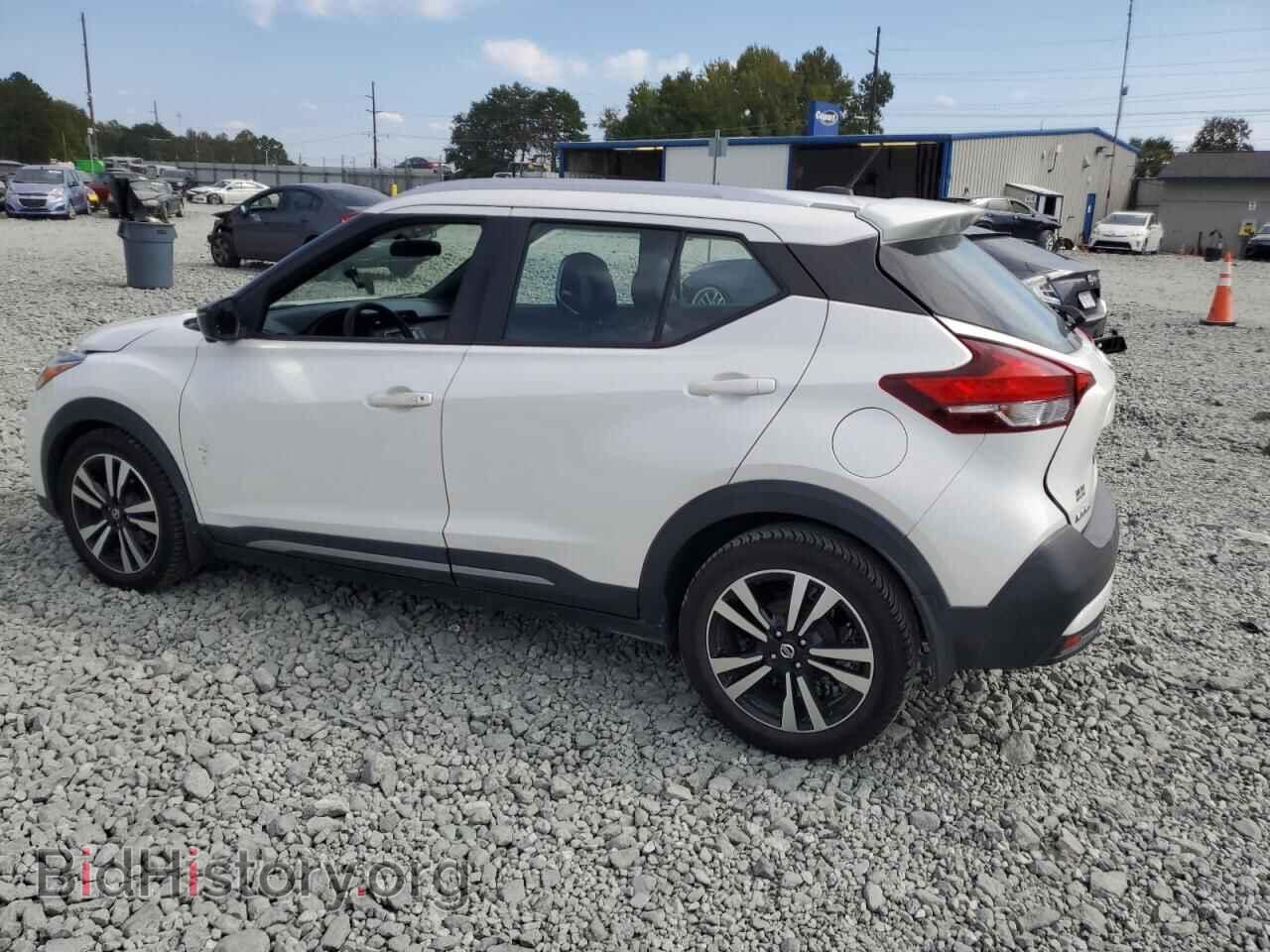 2019 NISSAN KICKS - VIN: 3N1CP5CU4KL558303 - Фото 2