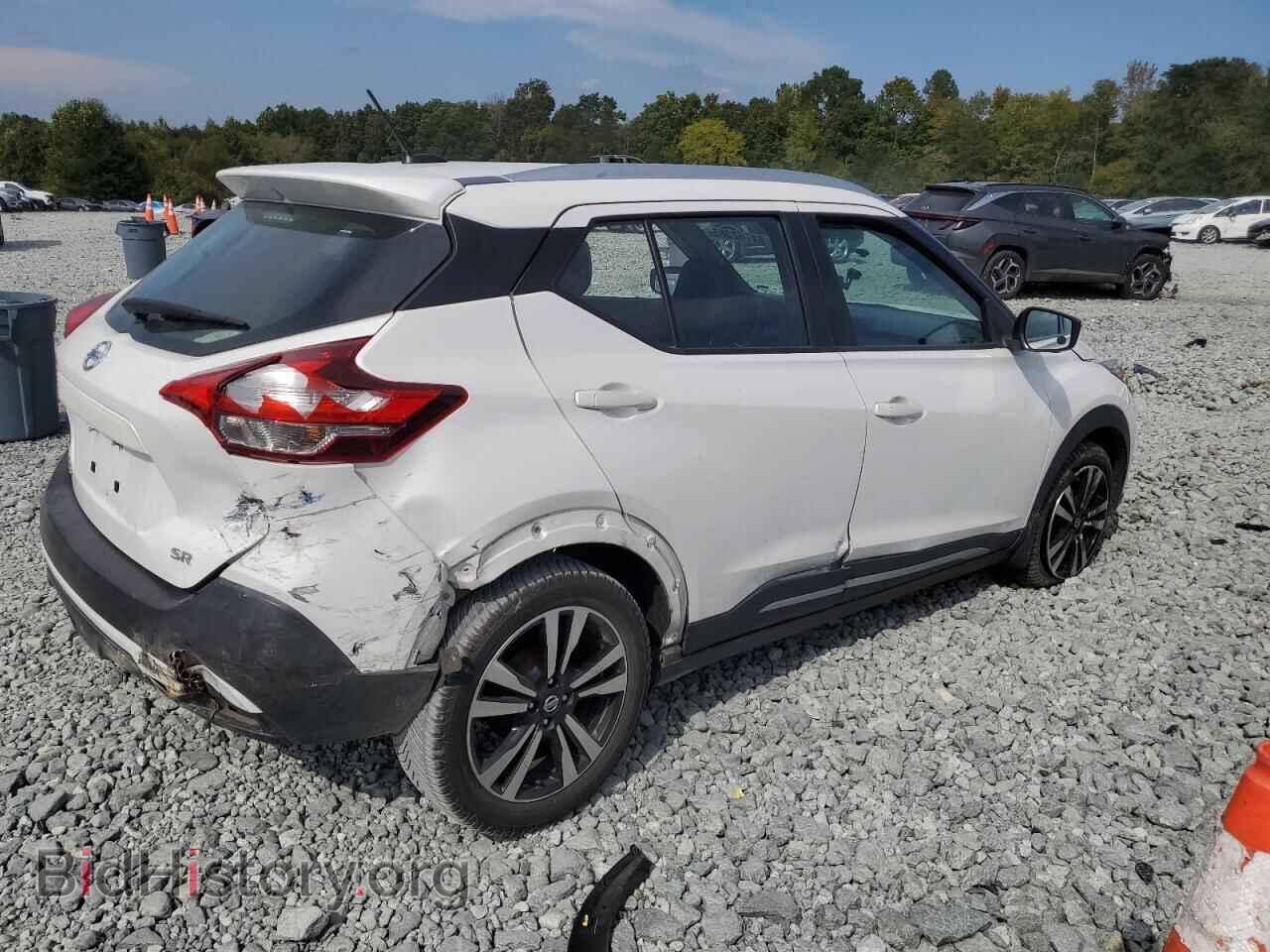 2019 NISSAN KICKS - VIN: 3N1CP5CU4KL558303 - Фото 3