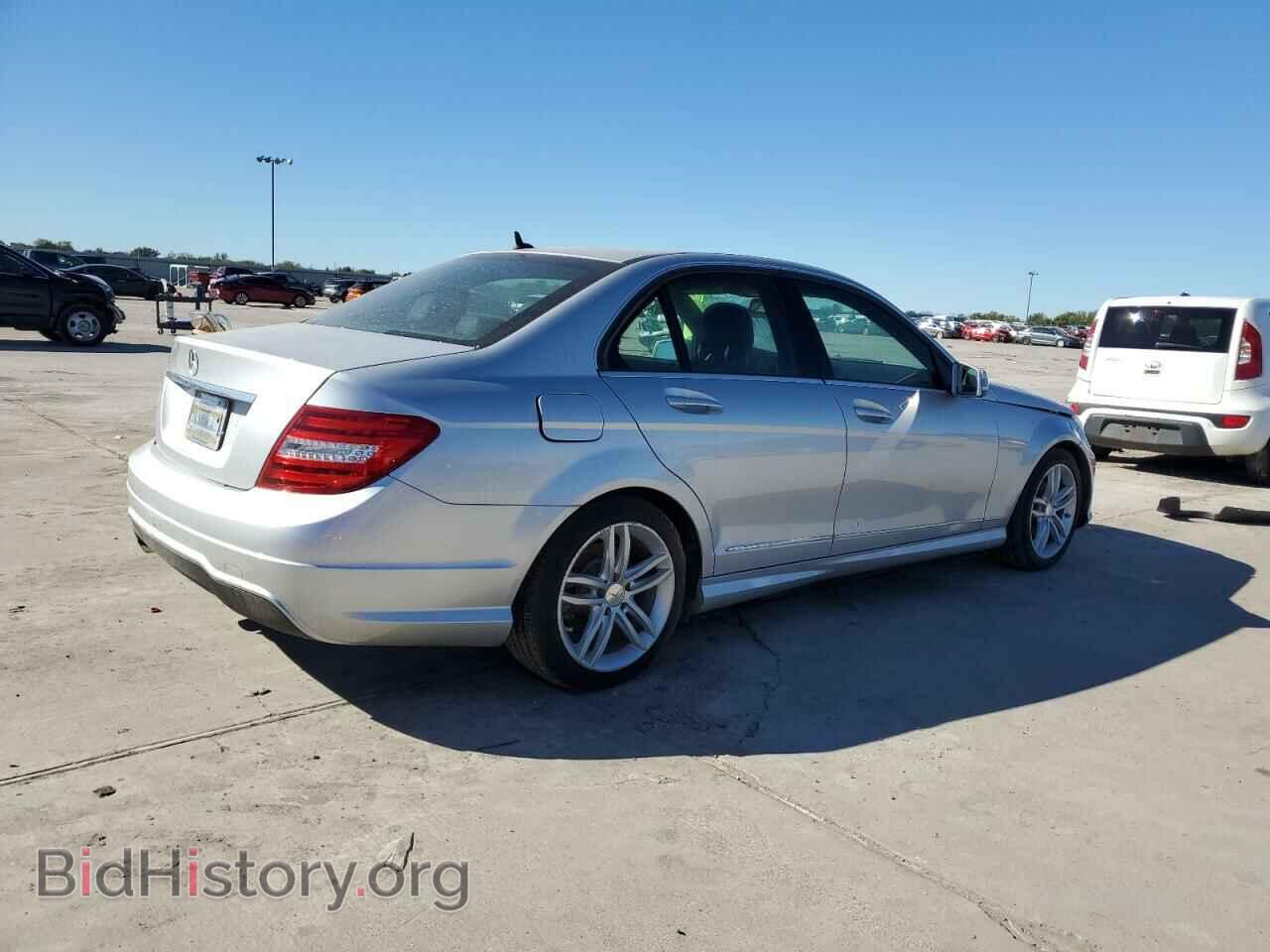 2013 MERCEDES-BENZ C-CLASS - VIN: WDDGF4HB8DA823629 - Фото 3