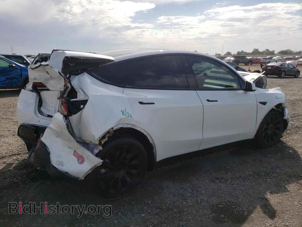 2024 TESLA MODEL Y - VIN: 7SAYGDEE0RF129349 - Photo 3