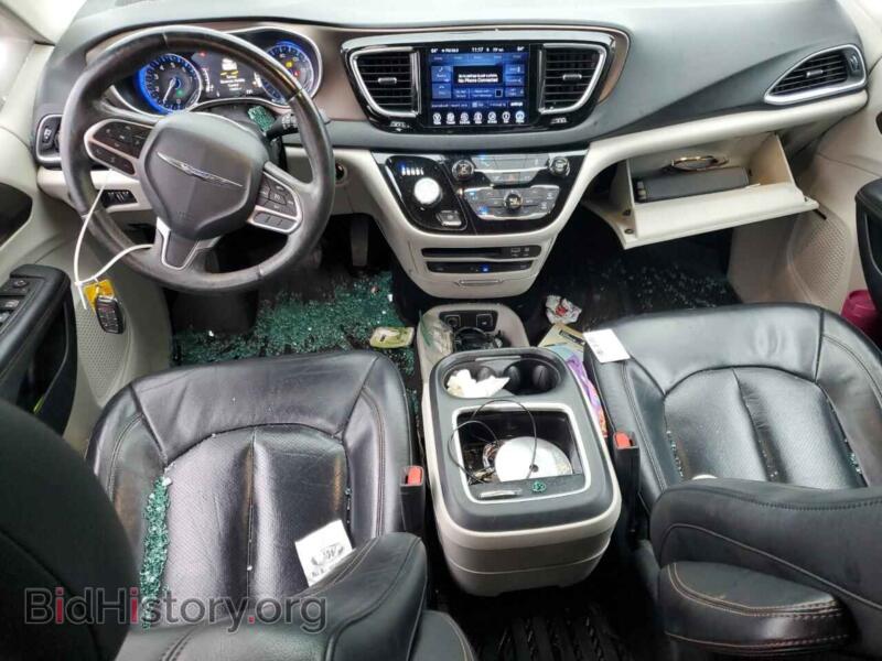 2017 Chrysler PACIFICA (VIN 2C4RC1EG4HR669190) — photo 8 of 14