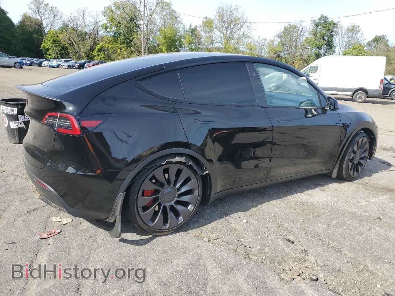 2024 TESLA MODEL Y - VIN: 7SAYGDEFXRA303451 - Фото 3