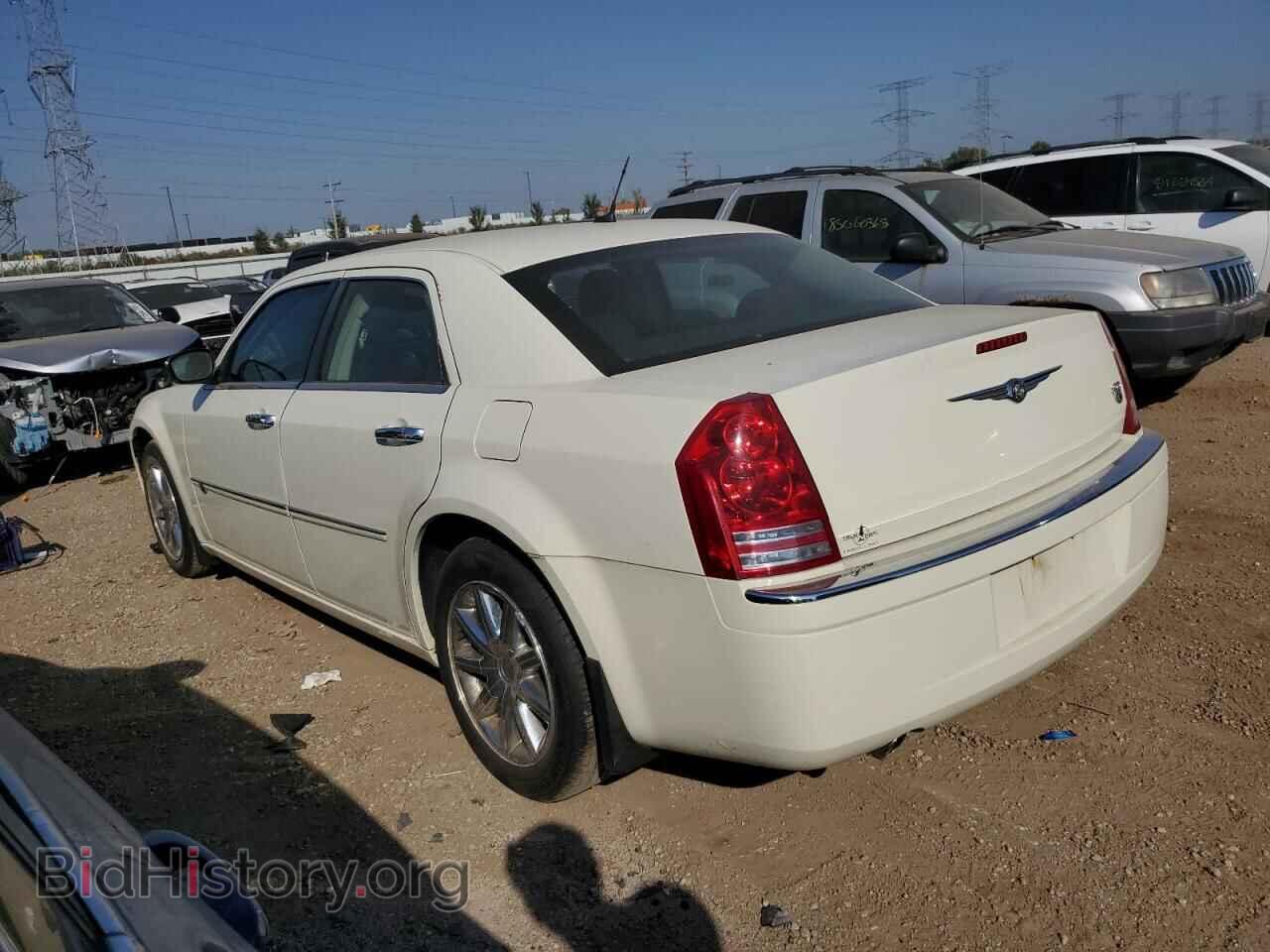 2008 CHRYSLER 300 - VIN: 2C3KA63H58H140485 - Фото 2