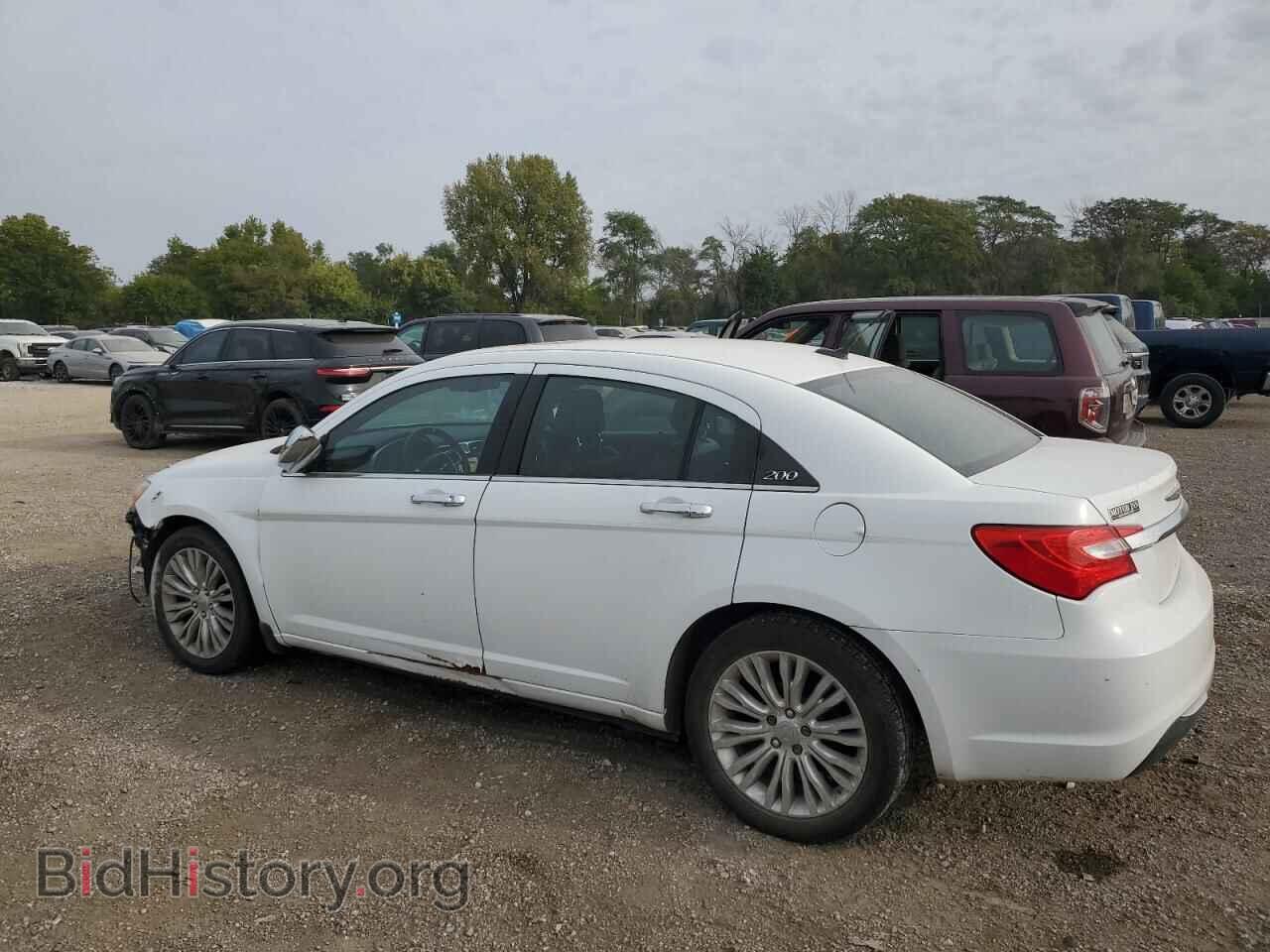 2011 CHRYSLER 200 - VIN: 1C3BC2FG4BN569122 - Фото 2