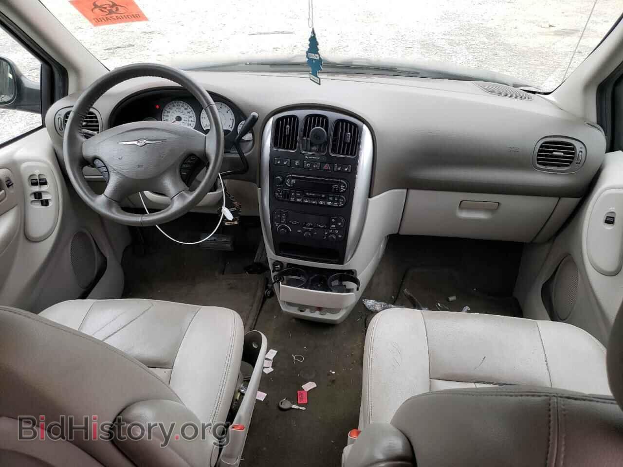 2005 CHRYSLER MINIVAN - VIN: 2C8GP54L35R470739 - Фото 8
