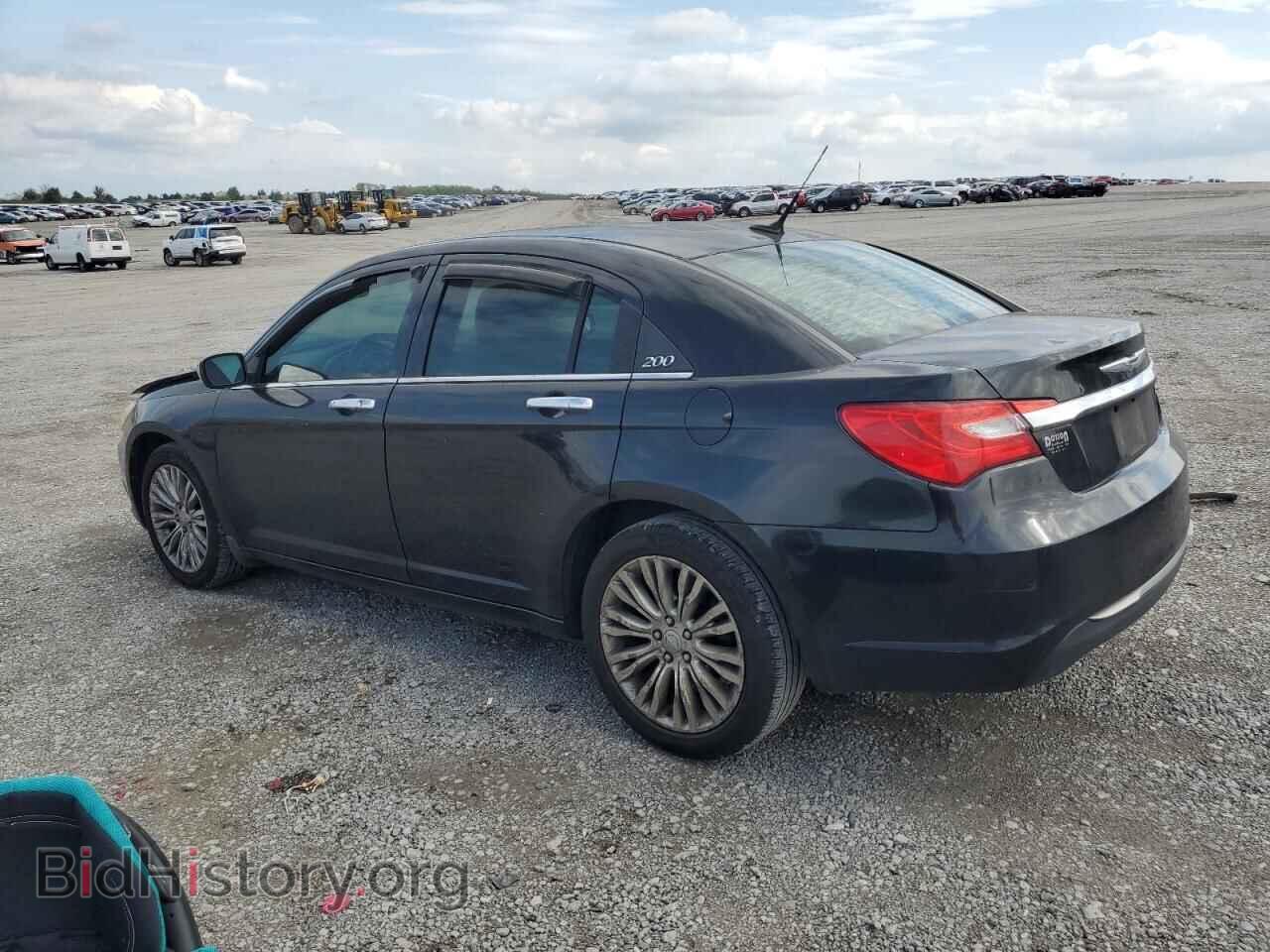 2011 CHRYSLER 200 - VIN: 1C3BC2FB9BN500592 - Фото 2