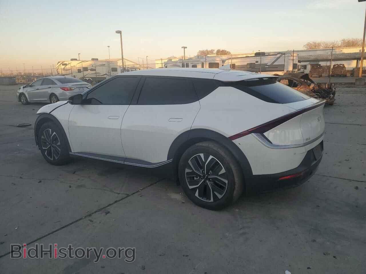 2023 KIA EV6 LIGHT - VIN: KNDC34LB7P5608698 - Photo 2