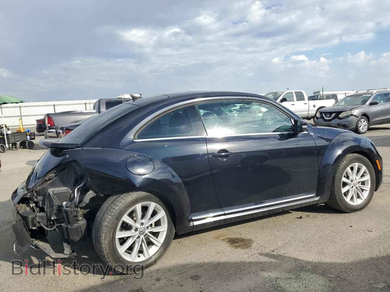 2018 VOLKSWAGEN BEETLE - VIN: 3VWJD7AT4JM727714 - Фото 3