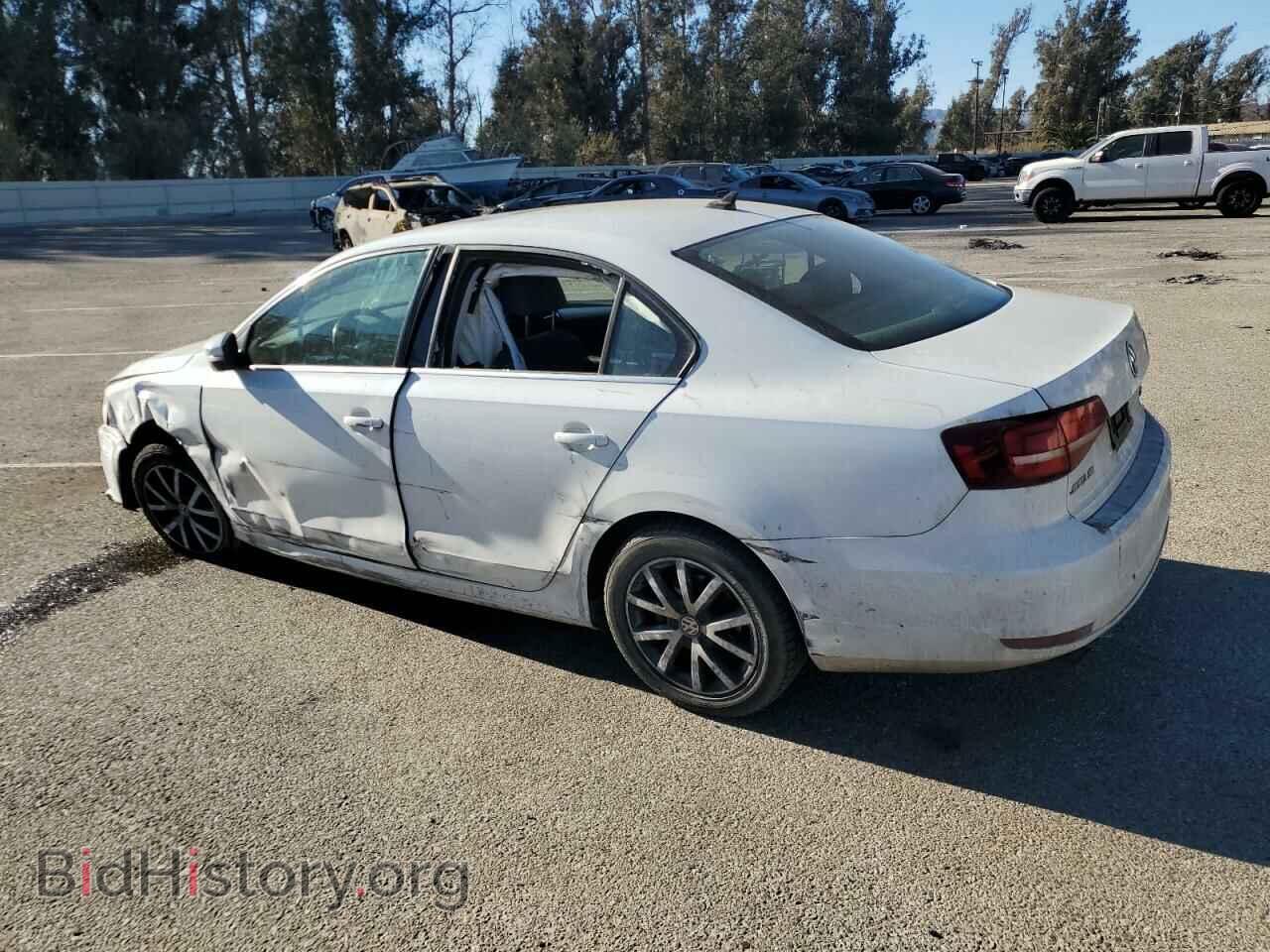 2017 VOLKSWAGEN JETTA - VIN: 3VWDB7AJXHM267633 - Фото 2
