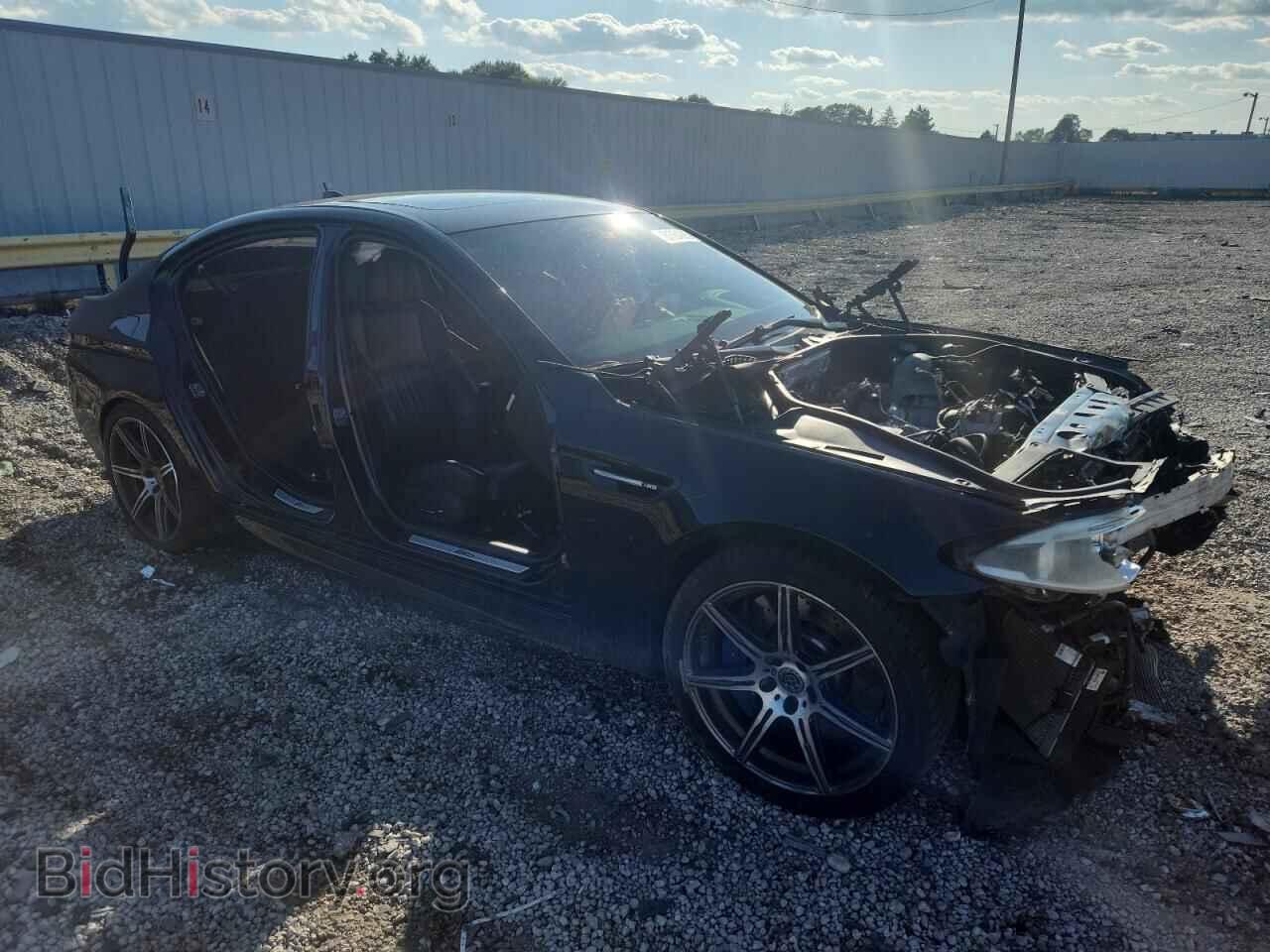 2014 BMW M5 - VIN: WBSFV9C58ED593381 - Фото 4