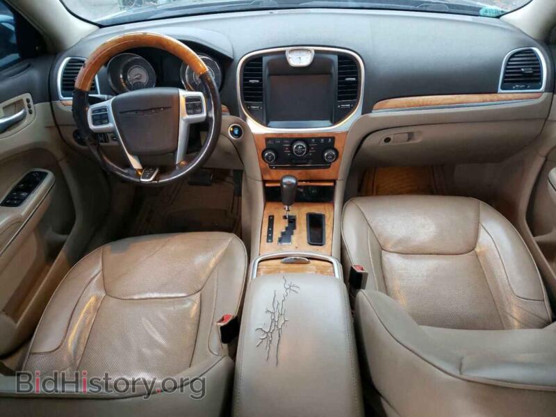 2012 Chrysler 300 (VIN 2C3CCAET5CH268074) — фото 8 из 12