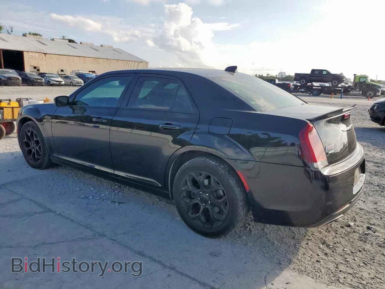 2018 CHRYSLER 300 - VIN: 2C3CCAGG7JH321192 - Фото 2