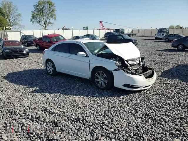 2013 CHRYSLER 200 - VIN: 1C3CCBBB9DN538823 - Photo 13