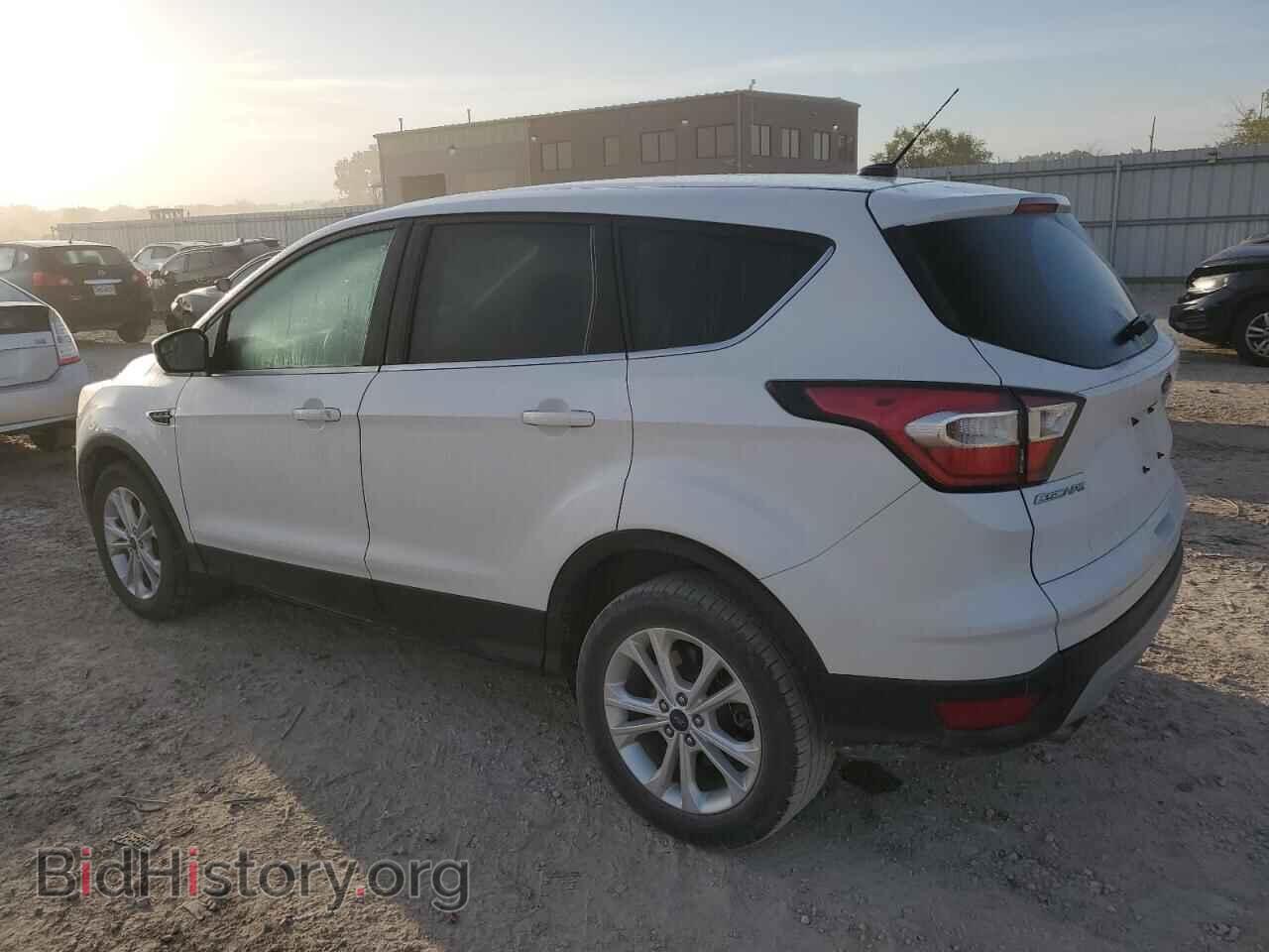 2017 FORD ESCAPE - VIN: 1FMCU0GD2HUB02264 - Фото 2