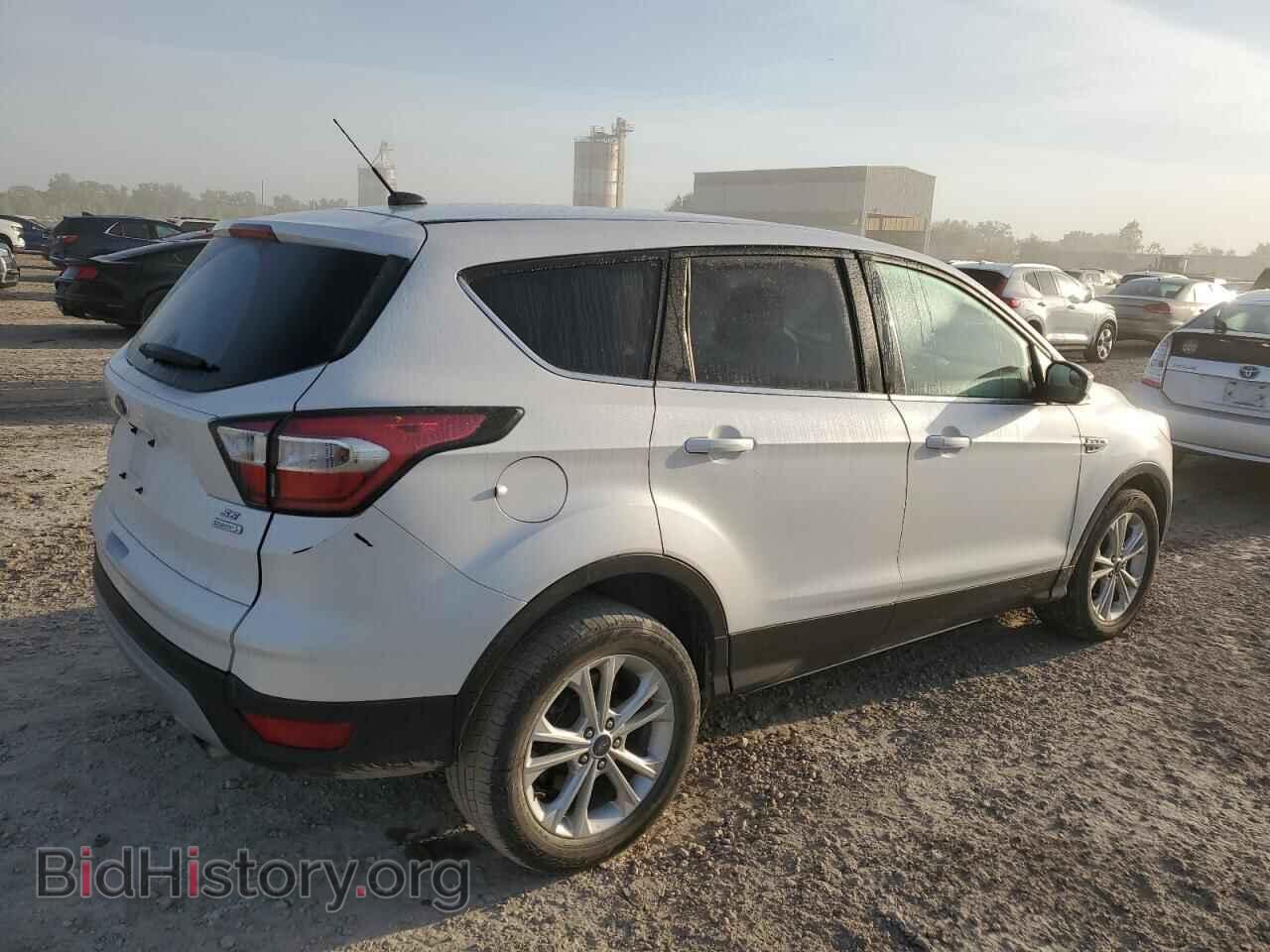 2017 FORD ESCAPE - VIN: 1FMCU0GD2HUB02264 - Фото 3