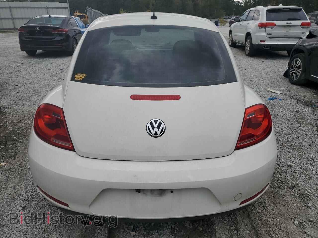 2013 VOLKSWAGEN BEETLE - VIN: 3VWJP7AT5DM687011 - Фото 6