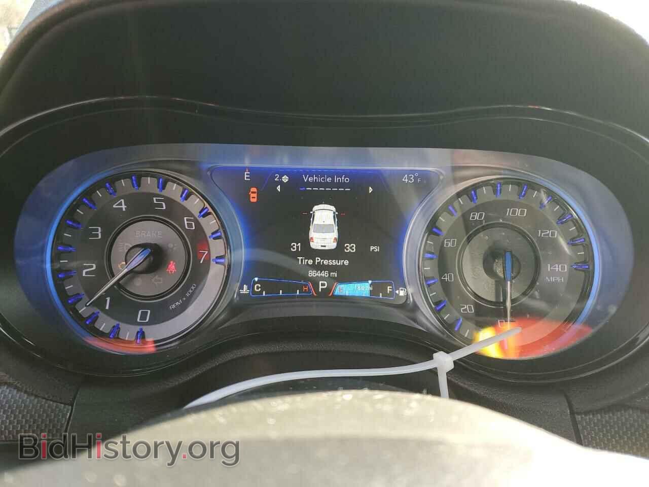 2016 CHRYSLER 300 - VIN: 2C3CCAGG3GH304706 - Фото 9